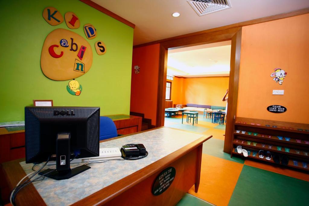 ホテル アビリオン ポート ディクソン ポートディクソン エクステリア 写真 The Kid's Only area at the station